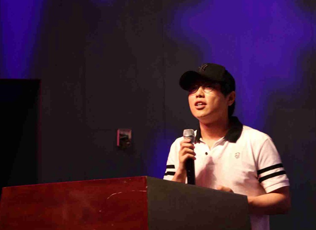 2《新外来妹的故事》导演李太岩子.jpg