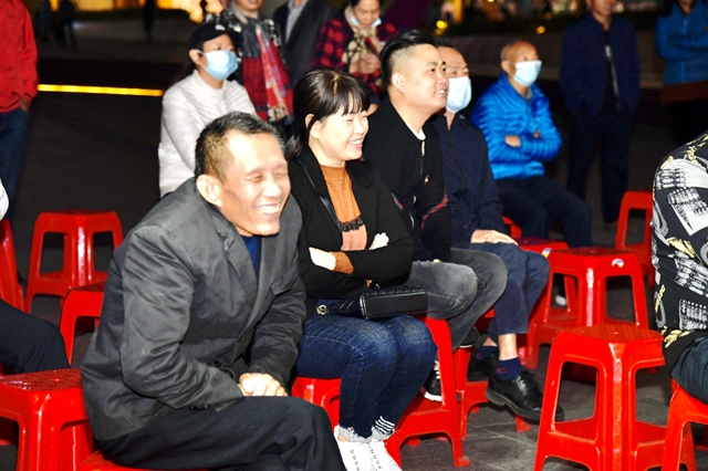 6.现场观众.jpg